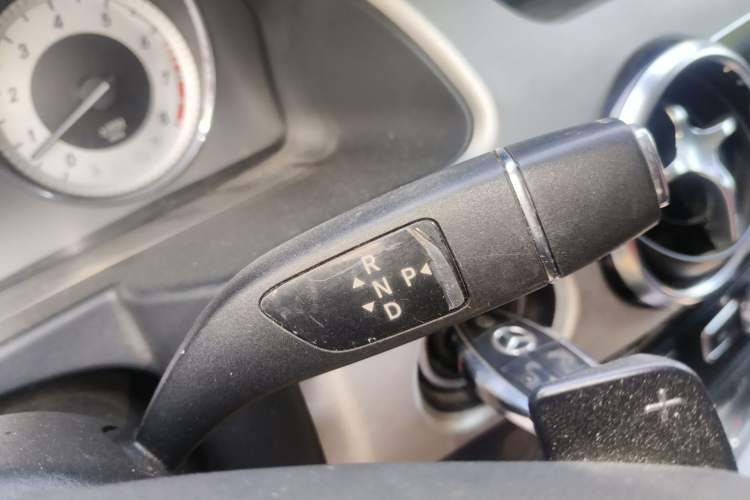 Used Mercedes-Benz GLK-Class 2013 GLK 300 4MATIC Fashion Model Gear Lever