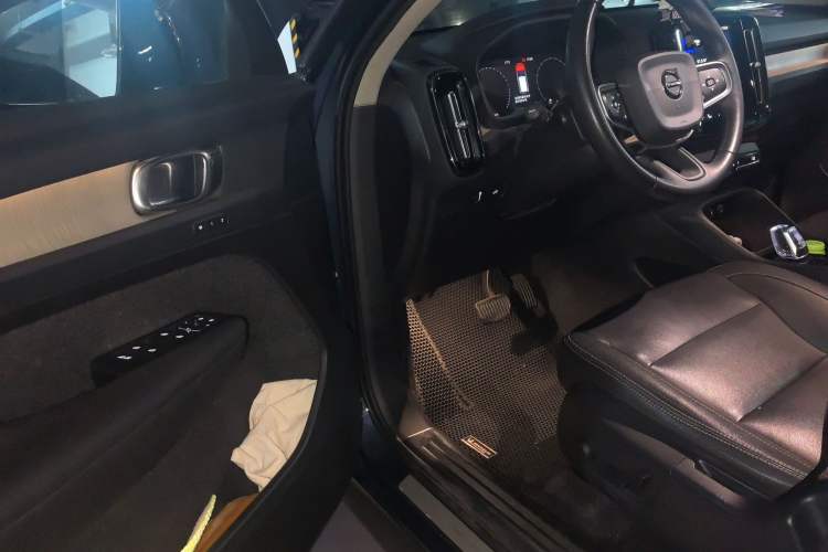 Used Volvo XC40 2020 T4 Four-Wheel Drive Smart Luxury Edition Driver Seat