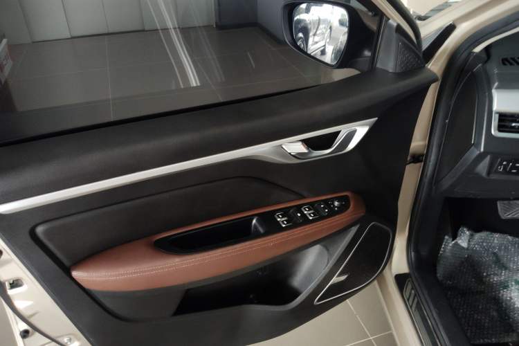 Used Geely Auto Vision 2018 1.5L Automatic Prestige Model Interior 4