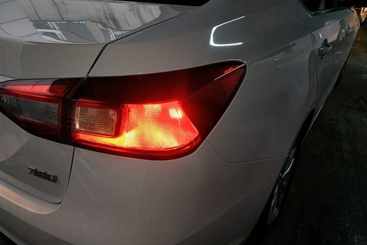 Used Roewe 360 2015 1.5L Manual Luxury Edition
