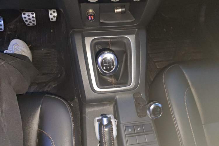 Used BAIC Off-Road BJ40 2016 40L 2.0T Manual All-Wheel Drive Prestige Edition
