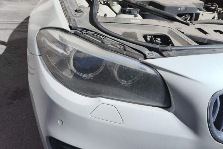 Used BMW 5 Series 2014 525Li Leading Model
