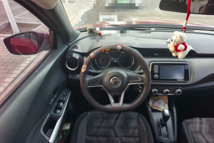 Used Nissan Kicks 2017 1.5L CVT Cool Enjoy Edition Steering Wheel