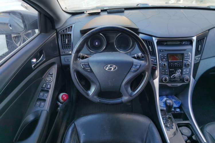 Used Hyundai Sonata 2011 2.0L Automatic Luxury Edition
