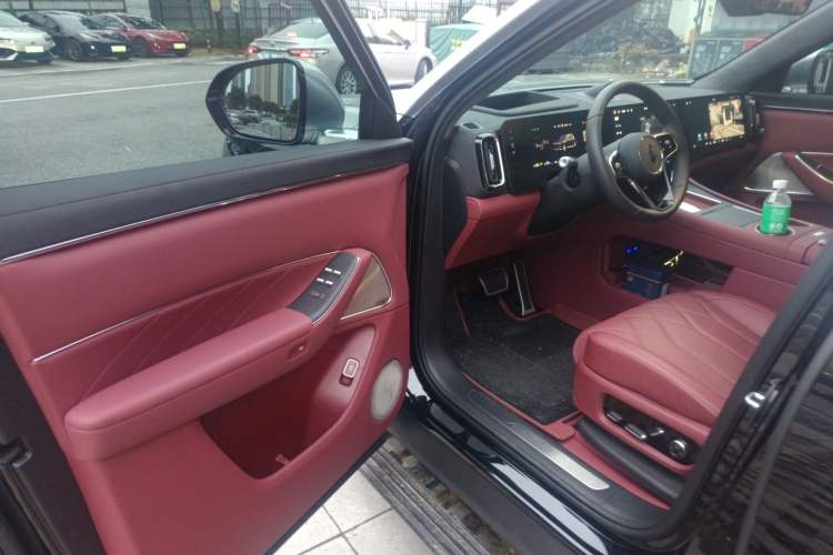 Used Hima AITO M8 2025 Extended-Range Max+ Version 53.4 kWh 6-Seater Edition
