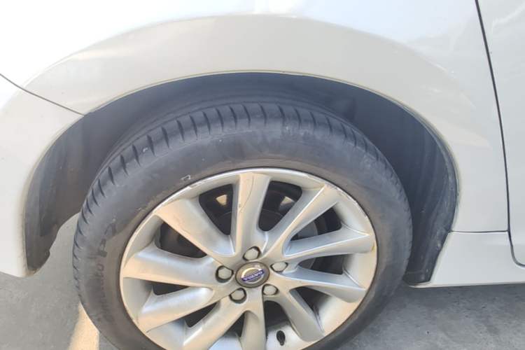Used Volvo S60 2015 S60L 2.0T Zhiyuan Edition
