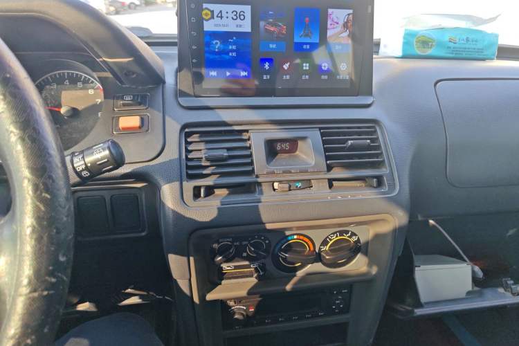 Used Leopaard Heijingang 2013 2.2L Manual Two-Wheel Drive Standard Version
