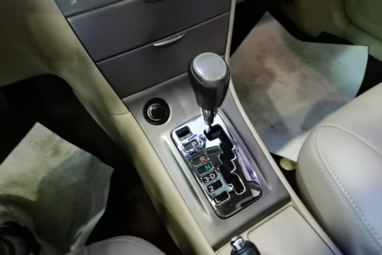 Used Toyota Corolla EX 2013 1.6L Automatic Excellence Edition Gear Lever