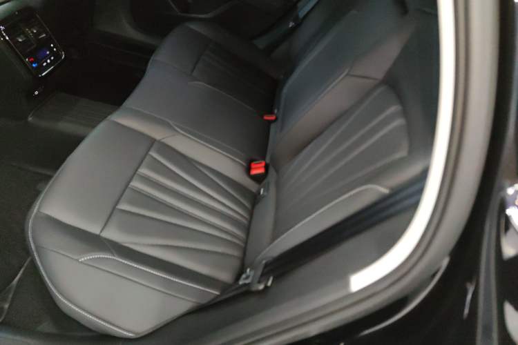 Used Volkswagen Passat 2025 Premium Version 380TSI Dragon Edition