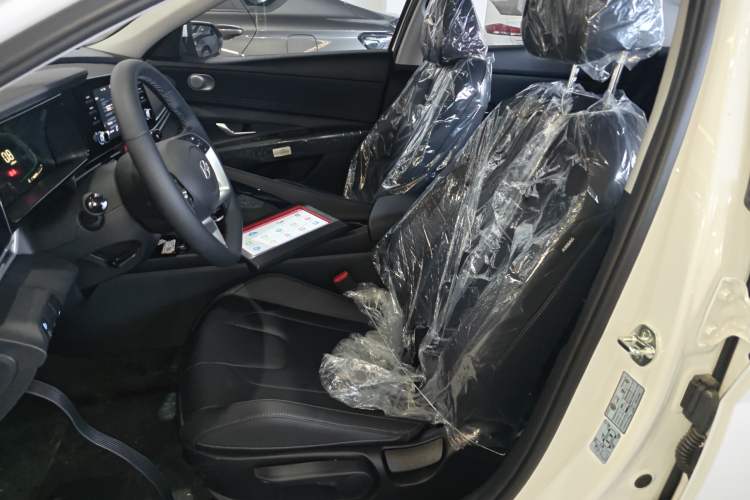 Used Hyundai Elantra 2023 1.5L CVT GLX Elite Edition
