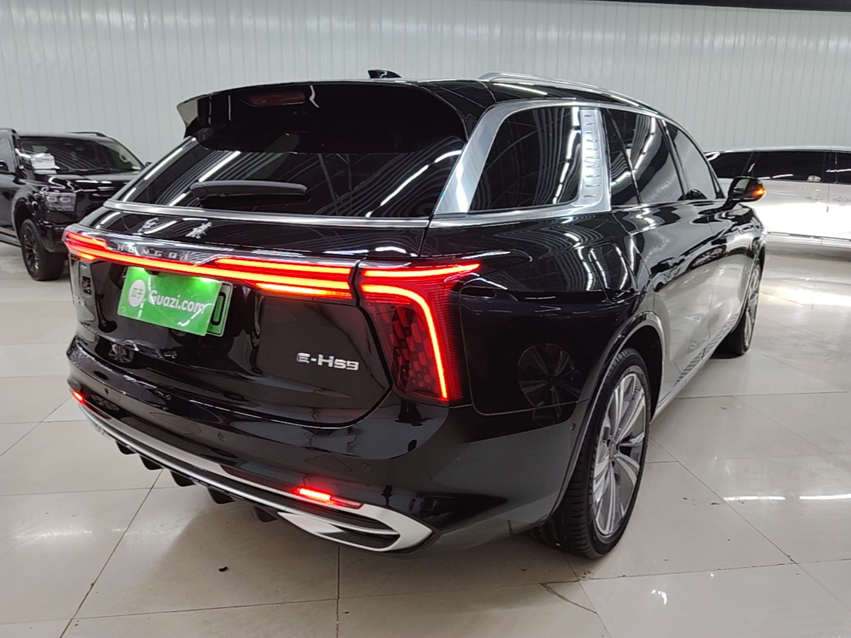 Hongqi E-HS9 2022 690 km Range Flagship Edition Six Seats — снимка 6
