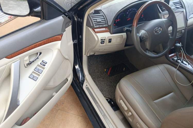 Used Toyota Camry 2013 200G Classic Luxury Edition