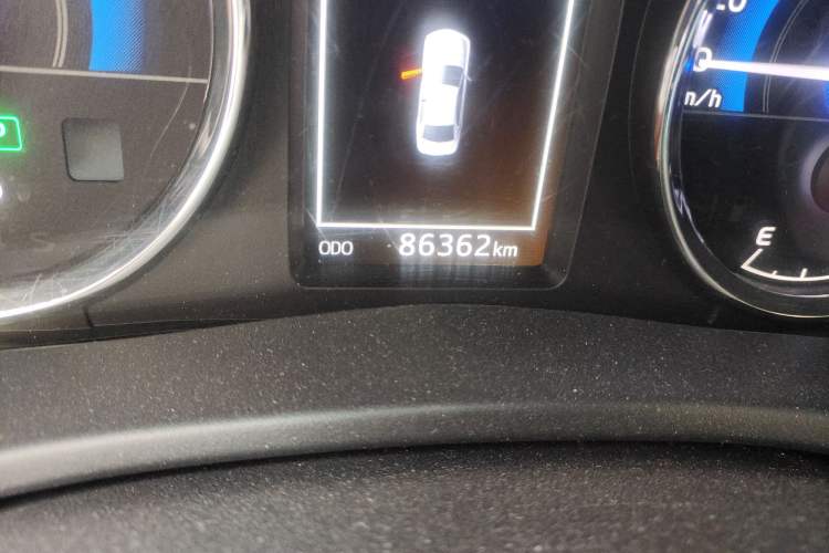 Used Toyota Corolla 2017 Revised Dual-Engine 1.8L E-CVT Leading Edition Odometer Close Up