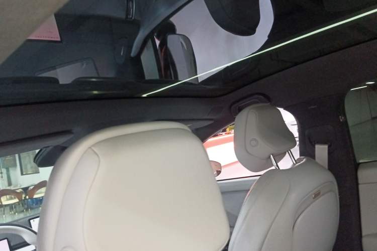 Used XPeng P7+ 2024 Long-Range Max Headliner