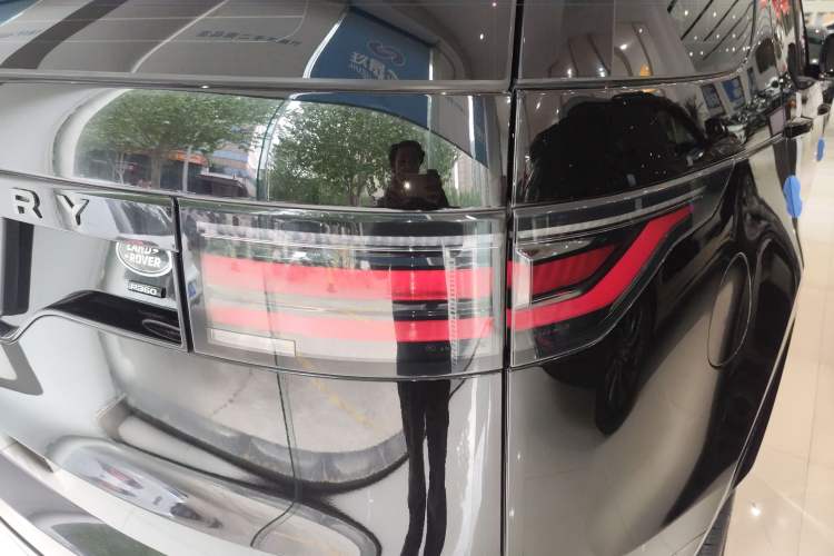 Used Land Rover Discovery 2021 360 PS R-Dynamic S Right Rear Taillight