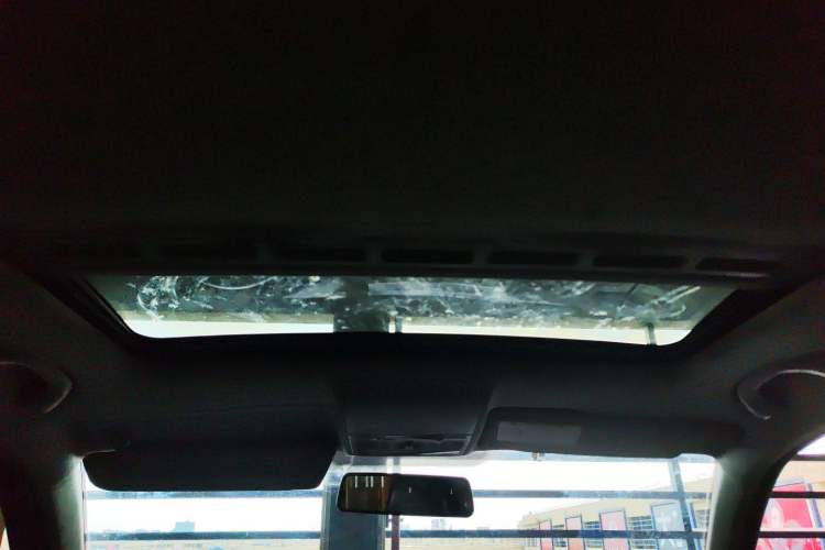 Used Volkswagen Gran Lavida 2013 1.6L Manual Comfort Model Headliner