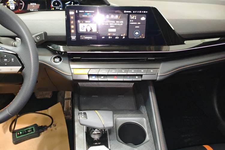 Used CHANGAN UNI-V 2024 1.5T Prestige Edition
