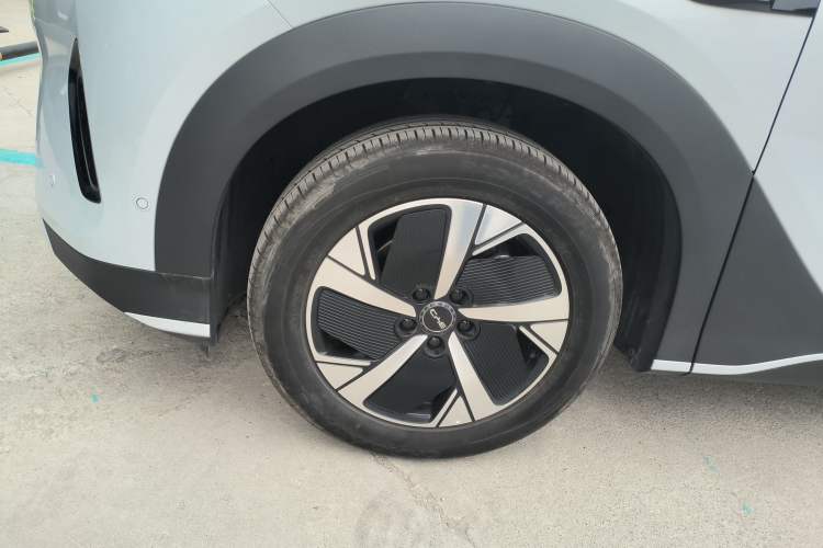 Used BYD Sealion 05 EV 2025 520 km Smart Cruise Version Left Front Wheel Hub