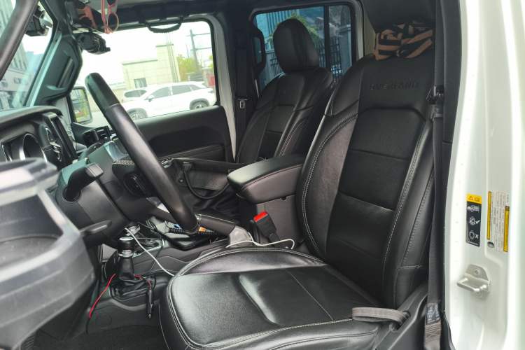 Used Jeep Gladiator 2022 3.6L Pioneer Edition Left Front Seat