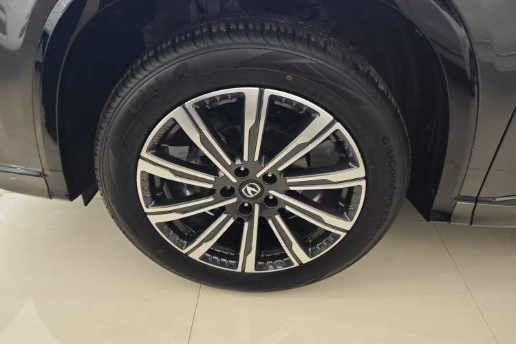 Used CHANGAN CS75 PLUS 2024 3rd Generation Champion Edition 1.5T Intelligent Drive Dynamic Model Left Front Wheel Hub