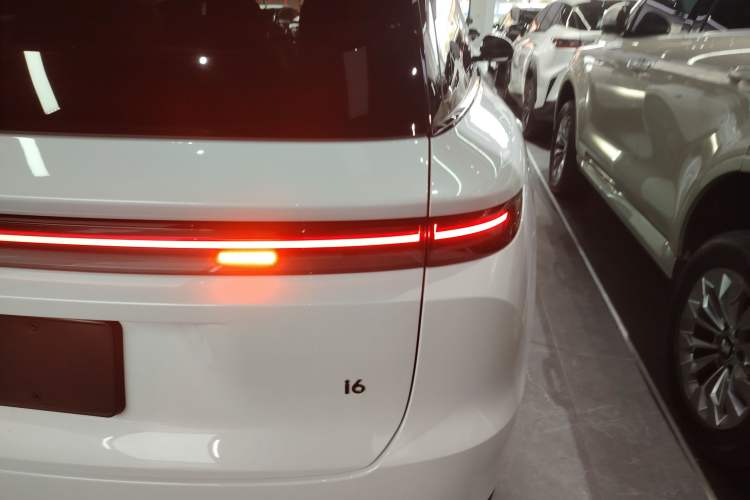 Used Li Auto i6 2025 Model Two-Wheel-Drive Standard Type