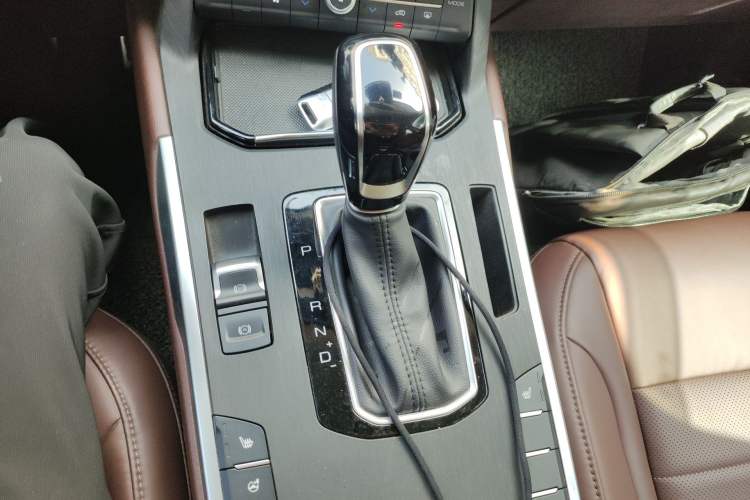 Used Wey VV5 2017 2.0T Ultra-Luxury Version Gear Lever