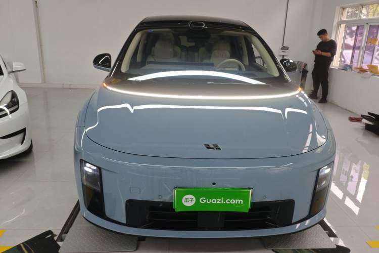 Used Li Auto i8 2025 Model Standard Version
