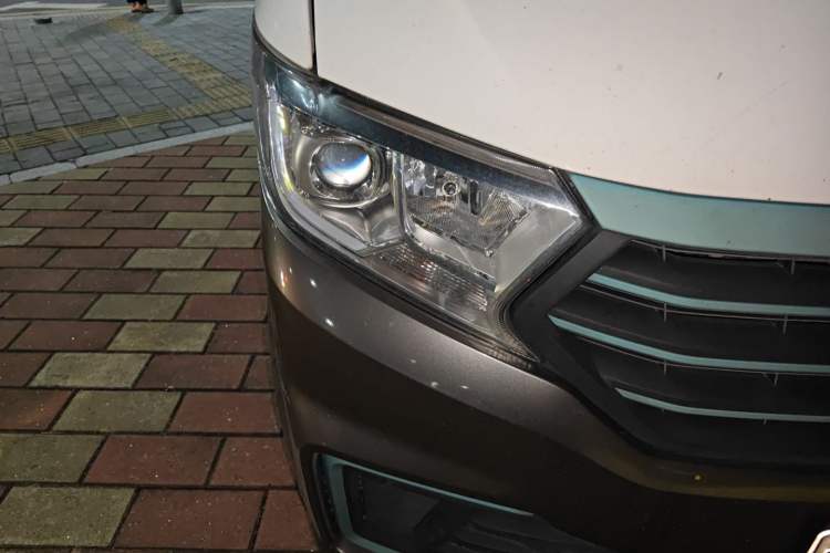 Used CHANGAN KUAYUE Xing V5 EV 2022 6-Seater Passenger Vehicle