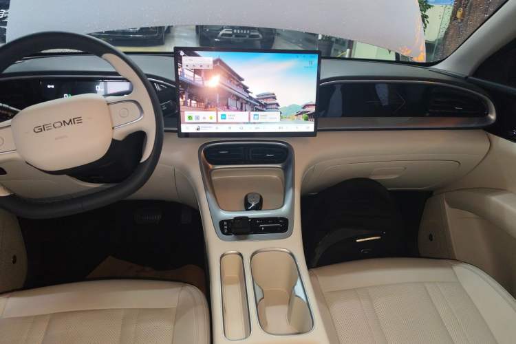 Used Geely Galaxy Geome 2025 310km Dream Edition Audio And AC Panel