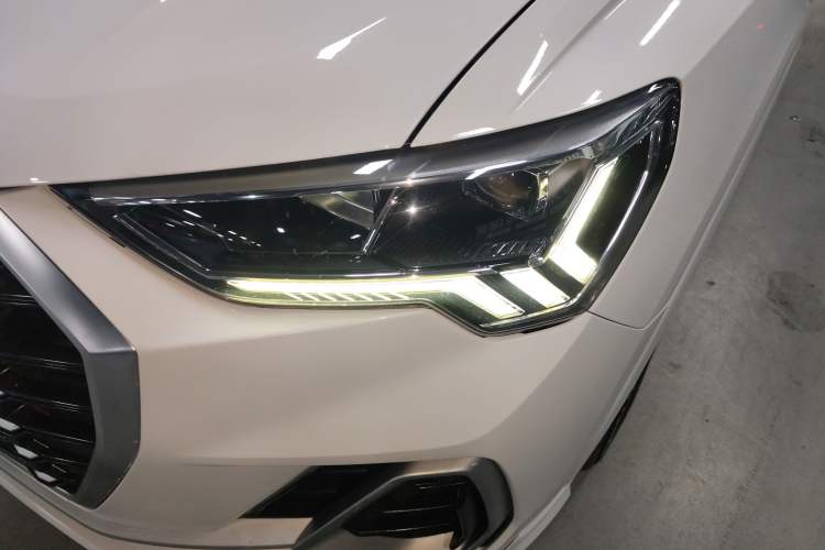 Used Audi Q3 2019 35 TFSI Advanced Dynamic Edition
