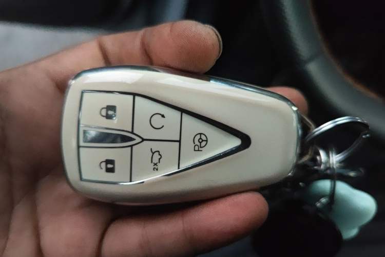 Used CHANGAN UNI-V 2022 1.5T Smart Navigation Version

