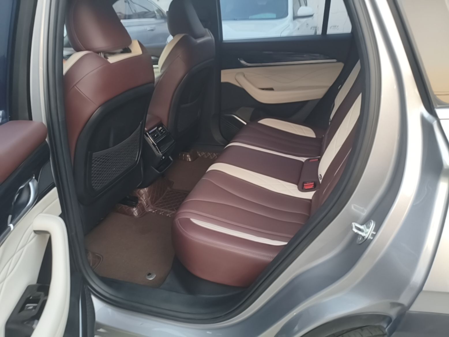 Geely Auto Monjaro L 2021 2.0TD DCT EVO Two-Wheel Drive Prestige Version — снимка 20