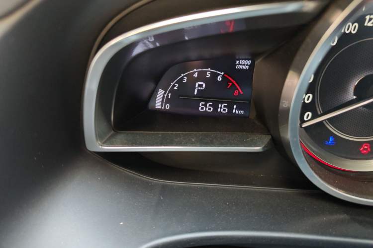 Used Mazda 3 Axela 2016 Sedan 1.5L Automatic Luxury Model