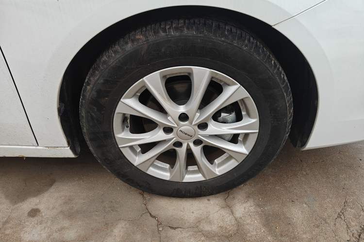 Used Roewe i5 2023 1.5L Manual Comfort Edition
