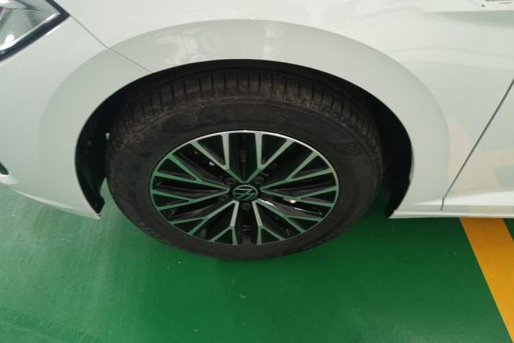 Used Volkswagen Sagitar 2025 Facelift 200TSI DSG Flyover Edition Left Front Wheel Hub