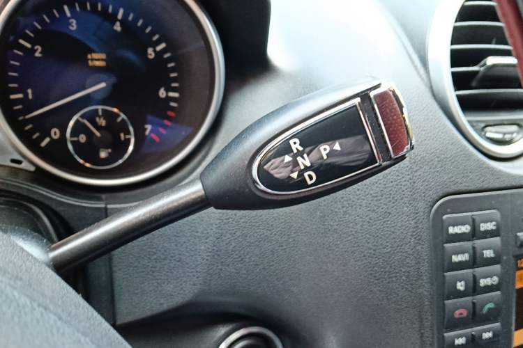 Used Mercedes-Benz M-Class 2010 ML 300 4MATIC
