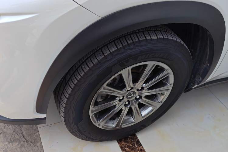 Used Lexus NX 2018 200 Front-Wheel-Drive X-Trail Version China V Standard Left Front Wheel Hub