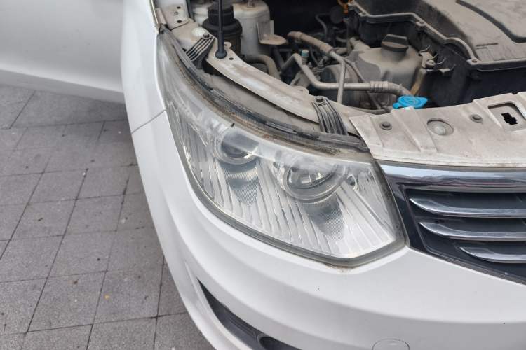 Used Cowin C3 2015 1.5L Manual Gold Diamond Edition
