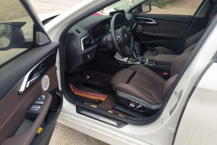 Used BMW 1 Series 2023 125i M Sport Night Edition Driver Seat