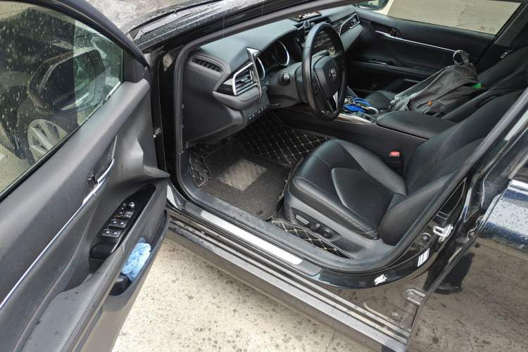 Used Toyota Camry 2019 2.0G Luxury Edition China VI Standard Driver Seat