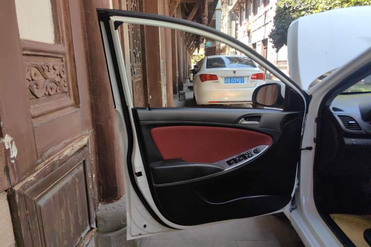 Used Hyundai Verna Ray 2014 1.4L Automatic GLX