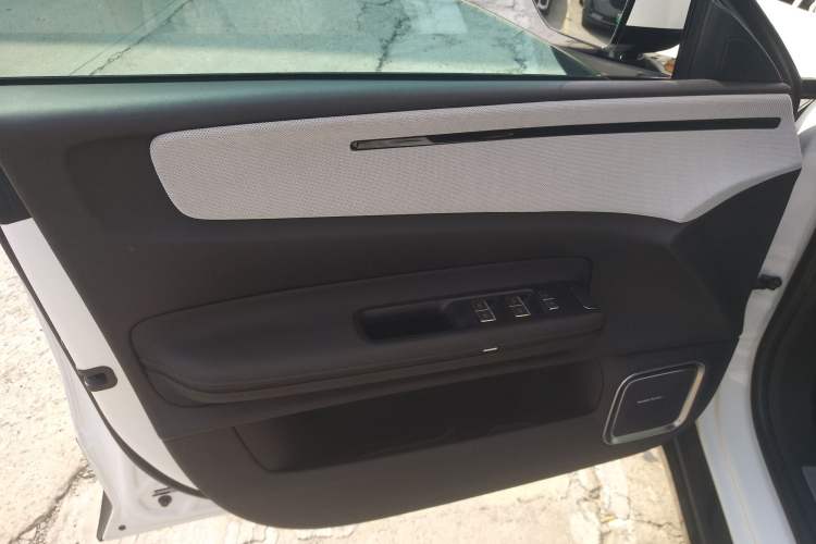 Used Polestar 4 2024 Dual-Motor Long-Range PLUS Dual-Star Connectivity Edition