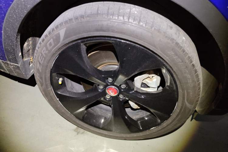 Used Jaguar E-PACE 2018 P250 HSE China V Standard Right Front Wheel Hub