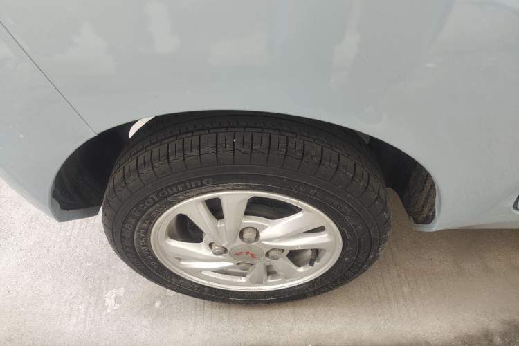 Used Wuling Hongguang MINIEV 2020 Zizai Version Lithium-NMC Right Rear Wheel Hub