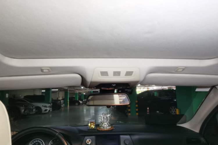 Used BMW 5 Series 2011 523Li Leading Model
