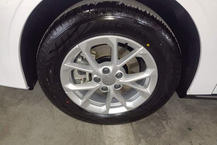 Used Geely Galaxy Stellar 6 2026 Model 60km Exploration Edition Left Front Wheel Hub