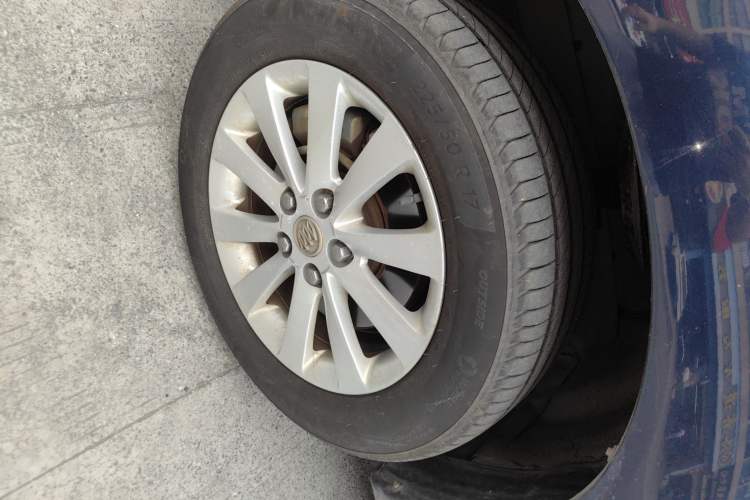 Used Buick GL8 2014 2.4L Classic Edition Exterior 2