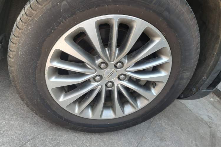 Used Lincoln MKX 2015 2.0T Two-Wheel Drive Deluxe Edition
