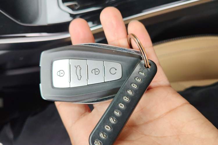 Used Geely Auto FX11 2023 1.5TD DCT Prestige Edition Vehicle Key