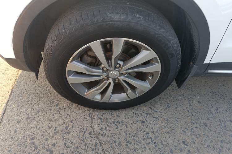 Used Geely Auto Emgrand X7 Sport 2016 2.0L Manual ZhiShang Version Left Front Wheel Hub
